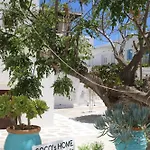 Cocoshome * Naxos City