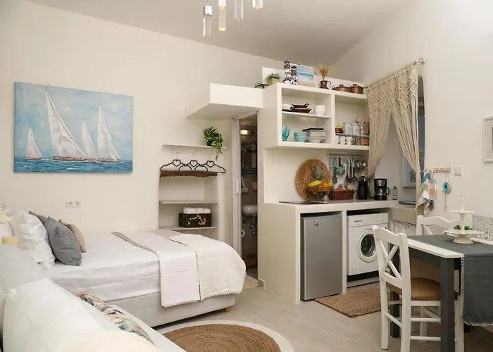 Cocoshome Naxos City