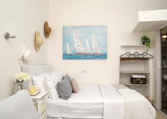 Cocoshome Naxos City